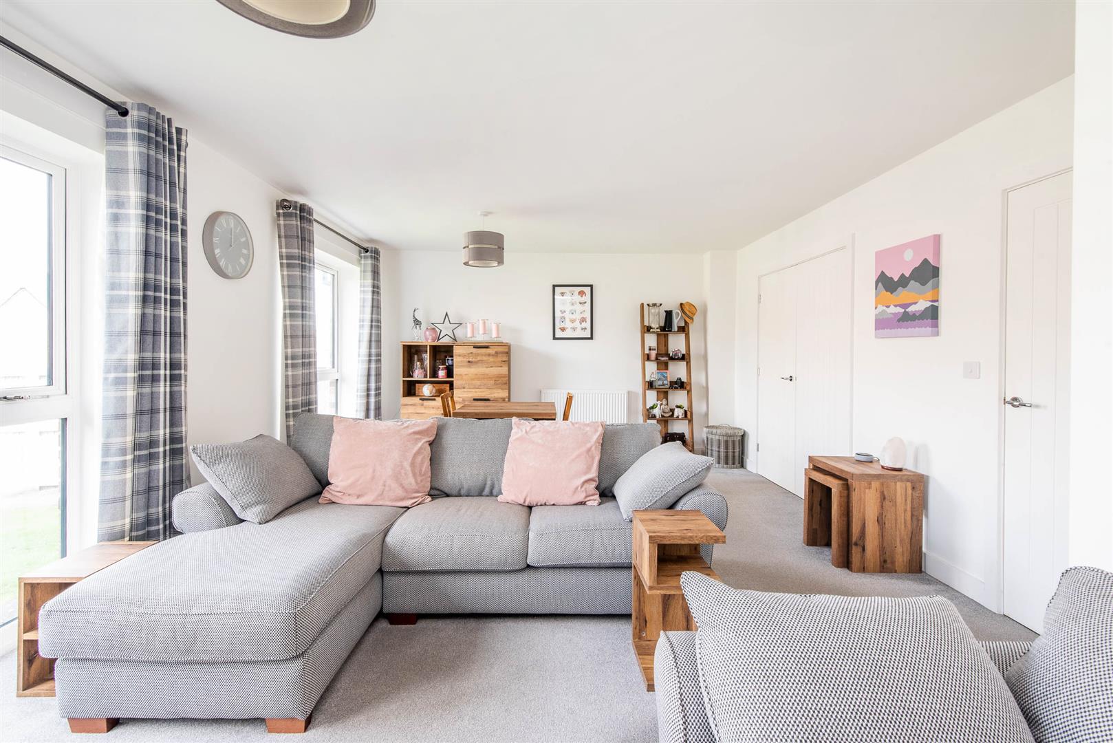 3 bed property in Fern Crescent, Blackburn